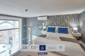 Last-Minute Offers l Sleeps Up to 5 Guests l Spectacular Hotel-Style Two-Bedroom Apartment by Live London Short Lets & Serviced Accommodation